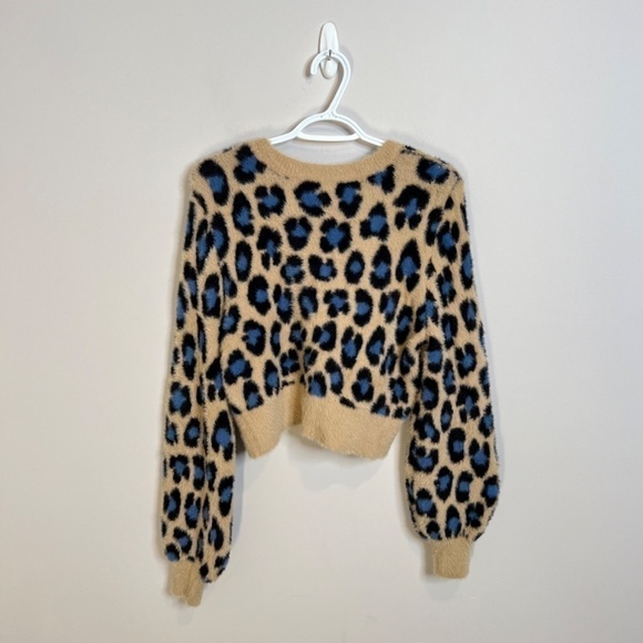 ❄️ Aritzia Sunday Best Kitten Sweater - Picture 4 of 7